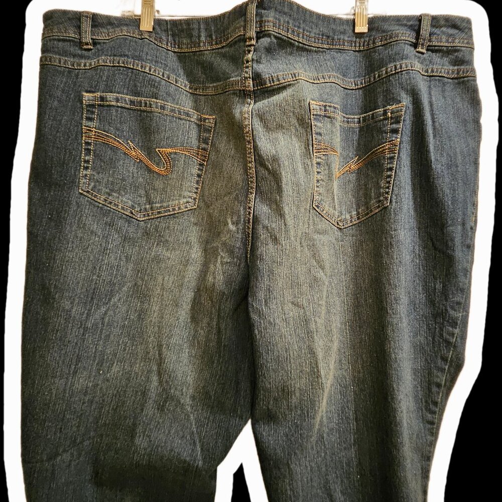 Avenue Denim NEW 26W Straight leg